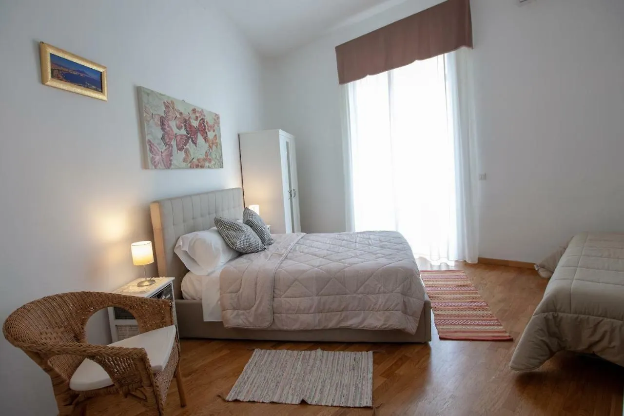 Garibaldi House Apartment Napoli