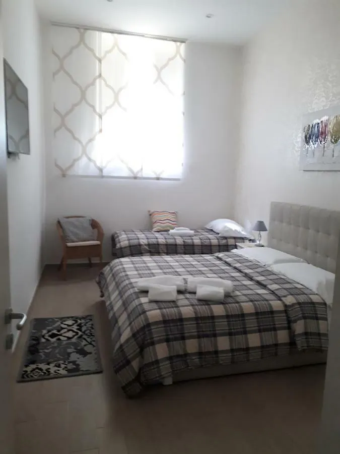 Garibaldi House Apartment Napoli